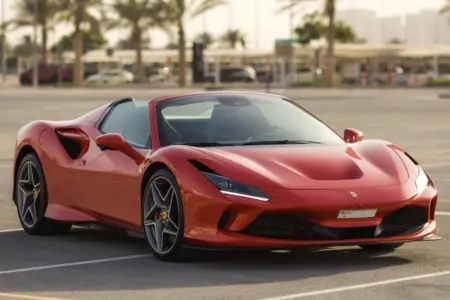 Hyra av Ferrari Portofino i Dubai