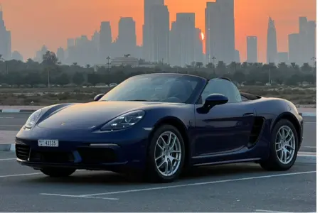 Porsche Boxster 718 vuokraus Dubaissa